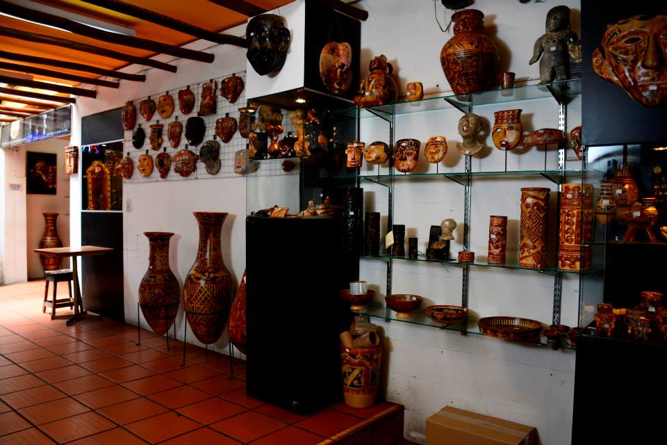 Colección de piezas de barro y cerámica precolombina en Bogotá | Collection of pre-Columbian clay and ceramic pieces in Bogotá